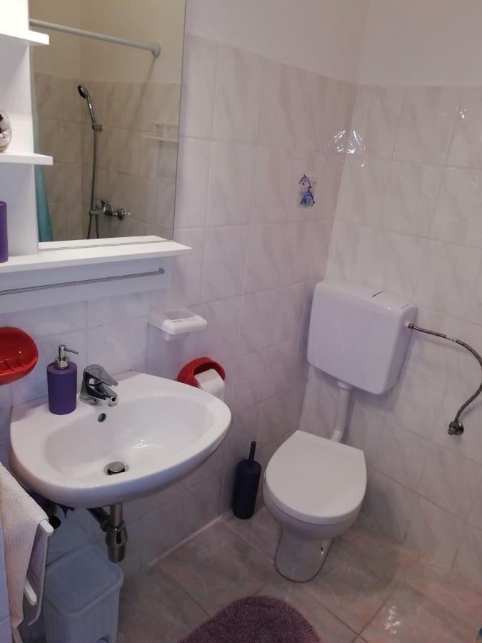 Apartments Dora And Tonka Krk 波拉特 外观 照片